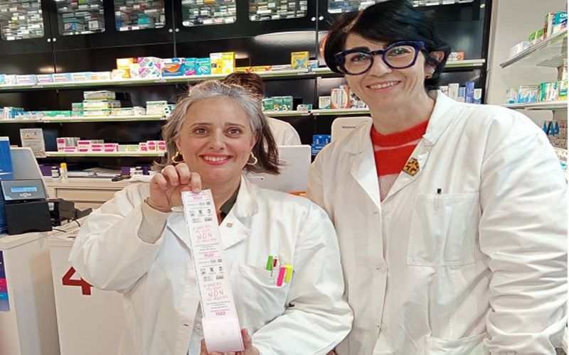 Scontrini rosa nelle Farmacie Comunali di Arezzo contro la violenza di genere